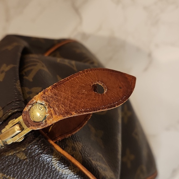 Louis Vuitton Monogram Vintage Speedy 30 Bag - Picture 7 of 16
